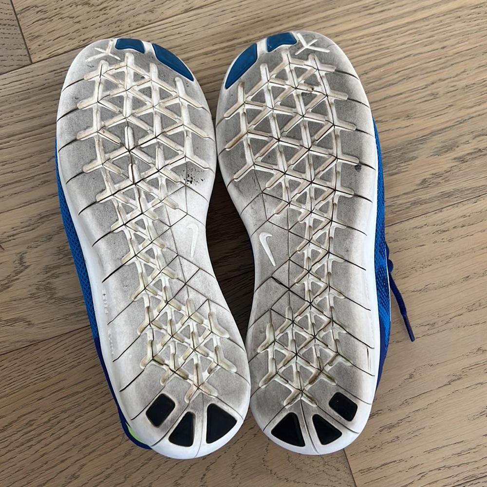 Nike Free RN running shoes. Boys/men size 7. Excellent condition. Barely worn. - Picture 5 of 12